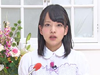 童顔系アナウンサーがニュースを読みながら手コキ＆フェラチオで精液ごっくん連発！美少女ロリあべみかこのエロ動画