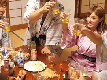 慰安旅行で尻軽女だった昔の血が騒ぐギャルOL巨乳お姉さん明日花キララのエロ動画