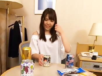 「これやヴぁいぃ！」酔っぱらい美形少女の絶頂潮吹き吹きまくり淫靡パコW巨乳美少女痴女ハメ撮りのエロ動画