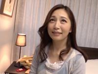 欲求不満なマダムが夫のいない間に男を自宅に連れ込み肉棒を求めるW巨乳人妻ぶっかけのエロ動画
