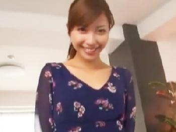 『凄い‥血管まで浮き出てる』絶世の美形お姉さんが丁寧かつ淫靡な腰振りでイチモツご奉仕巨乳痴女手コキのエロ動画