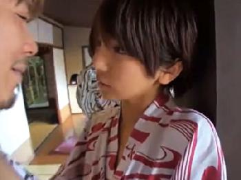 ショートヘアのボーイッシュ美形少女が顔面射精ハメでガチ絶頂素人美少女顔射のエロ動画