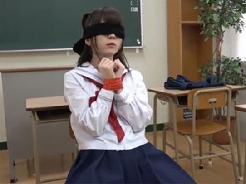 童顔顔の制服美形少女がプニマンを容赦なくズコられて絶頂絶頂昇天→生中出しで着床女子校生美少女ロリのエロ動画