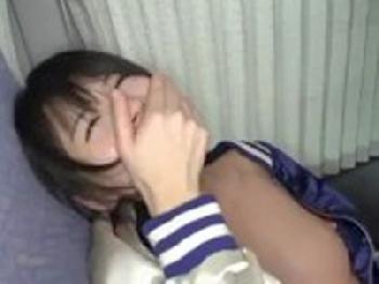 声が出せない状況で何度もイカさせられる美形少女女子校生美少女コスプレのエロ動画