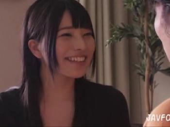 強引に押し入ってきた男に中出し婦女暴行されるマダムの上原亜衣巨乳人妻レイプのエロ動画