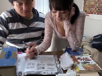 谷間が気になる家庭教師を思わず性的暴行して泣かせちゃった生徒巨乳レイプ浜崎真緒のエロ動画