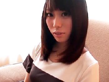 モデル級に長身で美しいお姉さんがランジェリー姿で中出しSEXハメ撮りのエロ動画