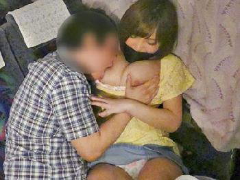 夜行バスで痴漢されるも身体は逆らえず馬乗りになって腰振る美形お姉さん巨乳のエロ動画