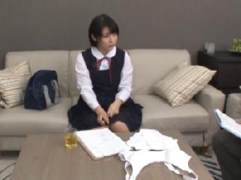 純真無垢な黒髪ショートヘア女子校生が一生懸命に擦り付けるマンズリで精液抜き美少女のエロ動画