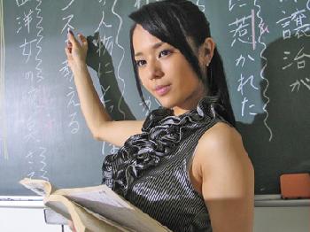 性行為現場をストーカー生徒に隠し撮りされる女性教師巨乳お姉さん女教師のエロ動画