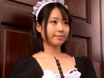 ご主人様の要望には何でも応える幼顔カワメイドのご奉仕セックス美少女ロリ顔射のエロ動画