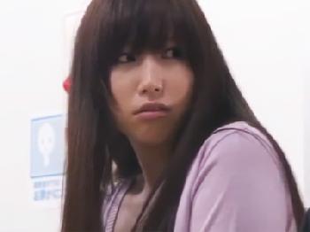 「こんな所で犯されてるのに‥」図書館で痴漢男に辱められてるのに感じちゃう奥様巨乳人妻中出しレイプ露出のエロ動画