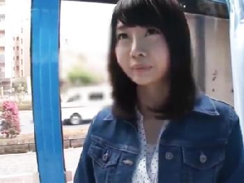 美形少女アダルトビデオ女優の大学にマジックミラー号が突撃して正体知られてないリア友のそばで犯してみた美少女ハメ撮り春宮すずの...