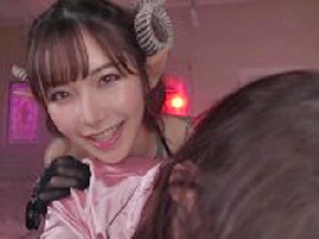 性行為が好きすぎて男を骨抜きにする人外サッキュバス巨乳美少女痴女コスプレ深田えいみのエロ動画