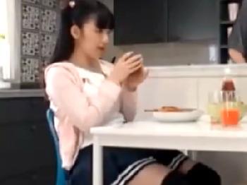 ワレメ航空中出し便！極上のサービスを魅せる美人CAたち巨乳お姉さん乱交のエロ動画