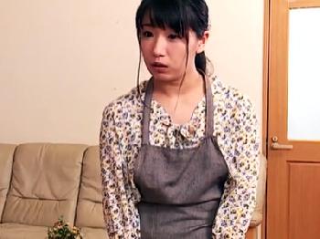 ホームステイ中の黒人に婦女暴行されて巨根堕ちする美形奥様人妻中出しレイプのエロ動画