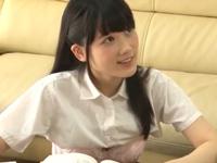 無防備な童顔顔の妹が半裸状態で誘惑してきた美少女中出し近親相姦のエロ動画