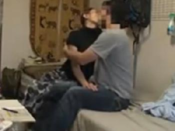 家政婦として雇ったオバちゃんとあっさり一線を超えるパコ素人熟女中出しのエロ動画