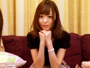 彼女のお姉さんの妖艶な眼差しと誘惑に我慢できずイケナイ関係に！痴女のエロ動画