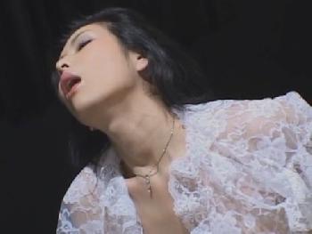 アナルにバイブを挿入され調教されながら犯される美中年女性奥さんがエロすぎシコた素人お姉さん人妻熟女のエロ動画