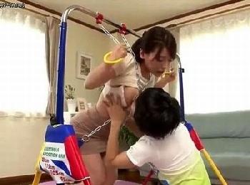 ショタ陰茎大好きな家庭教師！生徒の飲み物に媚薬混入→筆おろし誘導逆レ巨乳お姉さん童貞のエロ動画