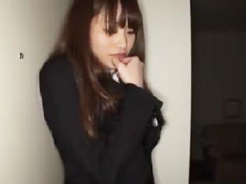 帰宅中のオフィスレディを尾行して部屋に押し入り脅して否応なしに性交する強姦魔OLパンスト中出しレイプのエロ動画