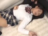 巨大乳女子校生に睡眠薬を飲ませナマ姦→ガッツリ中出し！巨乳美少女のエロ動画