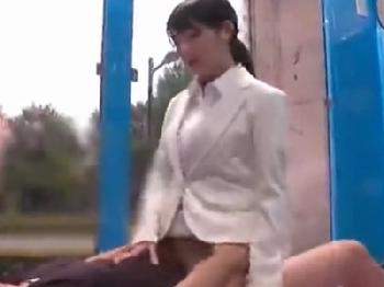 SEXを知らない男に素股したら中出しされちゃった自業自得素人娘お姉さん童貞のエロ動画