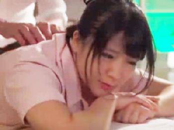 「子宮だめぇぇ！」スイカップむちむち巨乳童顔奥様がエロマッサージ中出しレイプされるお姉さん人妻のエロ動画
