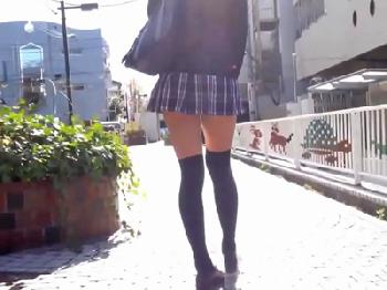 街で見かける通学途中のミニスカート絶対領域の女子校生をホテル連れ込みFUCK美少女ロリのエロ動画