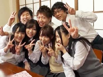 女子〇生なのに酒を飲んで盛り上がって男子と中出し乱交パコ巨乳女子校生美少女のエロ動画