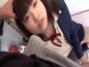 部活サボって先輩陰茎をフェラチオして中出しセックスしちゃう黒髪清潔感あふれる女子校生美少女のエロ動画