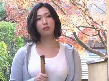 いつまで経ってもラブラブで性的欲望のある義理の父親に惹かれて…欲求がたまり過ぎた若奥様が肉棒を求める！巨乳人妻中出し近親相姦...