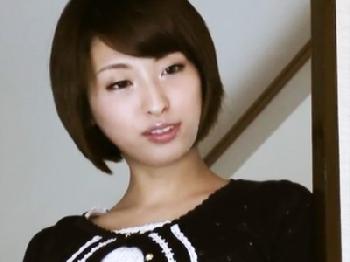 彼氏の淡白なSEXに飽きた美形少女が中年弟とのローション塗れのドロドロ性交で絶頂しまくり美少女顔射のエロ動画