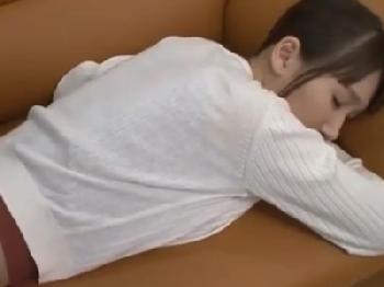 無防備晒してるお姉さんを性的暴行するのは男の義務巨乳レイプのエロ動画