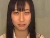 「すっごい‥濃いよぉ‥」ミニ系カワ娘が巨根M男をご奉仕フェラチオ抜き！美少女ロリ顔射手コキ本澤朋美のエロ動画