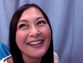 彼氏持ちの清麗系が彼氏の男性器当てゲームに挑戦!失敗してしまい精液を種付けされる美少女中出しのエロ動画