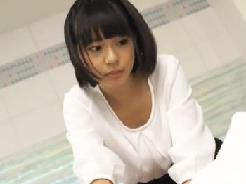 『すごい勃起してる‥』出張マッサージに来た女の子が可愛くて性的暴行美少女ロリレイプのエロ動画