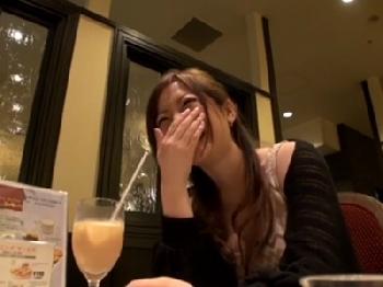 整体師「肩凝りにはねコレが一番効きますからねぇ」素人主婦に勝手に挿入巨乳人妻レイプ盗撮マッサージのエロ動画