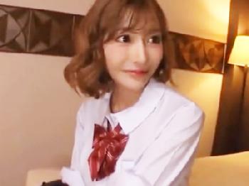 コスデリ呼んでビックおっぱい女子校生嬢と痴漢プレイ！ベッドで本番交渉して生ズボ顔面射精パコ！巨乳ギャル顔射のエロ動画