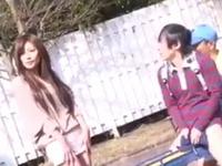 公園で息子と開放的な野外交尾を堪能する痴女妻W人妻ぶっかけ露出のエロ動画