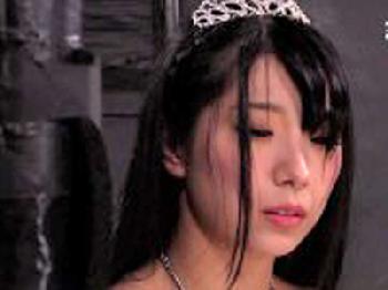 涙するお姫様を縛り上げて中出し性的暴行！美少女レイプのエロ動画