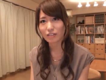 『ダメ‥夫が帰ってきちゃう‥』とか言いながら夢中で快楽を貪る美人な奥様人妻中出しハメ撮りナンパのエロ動画