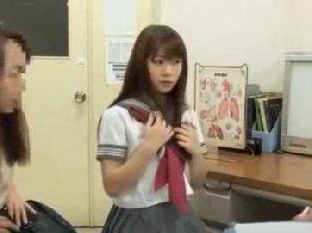 妊娠検査で悪党医者に中出しされて本末転倒な美形少女女子校生美少女痴女レイプ盗撮のエロ動画