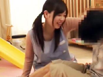 母性いっぱいのミニ系保育士と赤ちゃんプレイで子作り交尾巨乳ロリ中出しのエロ動画