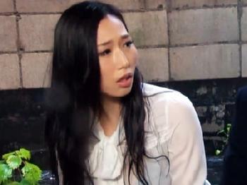 雨水で露わになった上司の透け巨大乳房に理性崩壊して中出し交尾巨乳OLのエロ動画