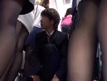 バスの車内はパンスト天国！ムレムレオフィスレディにイチモツをこすり付けてSEX三昧お姉さん痴女OL痴漢水野朝陽のエロ動画