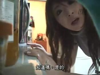 奥さんがハメ撮りされて顔面射精されている人妻ぶっかけのエロ動画