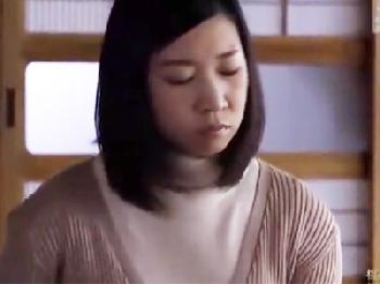 借金のカタにされみんなの前で犯される奥さん巨乳人妻顔射3Pのエロ動画