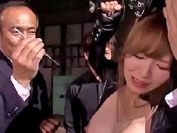 口を割らせる為に媚薬を使われて強姦される女スパイ巨乳お姉さんレイプ乱交のエロ動画